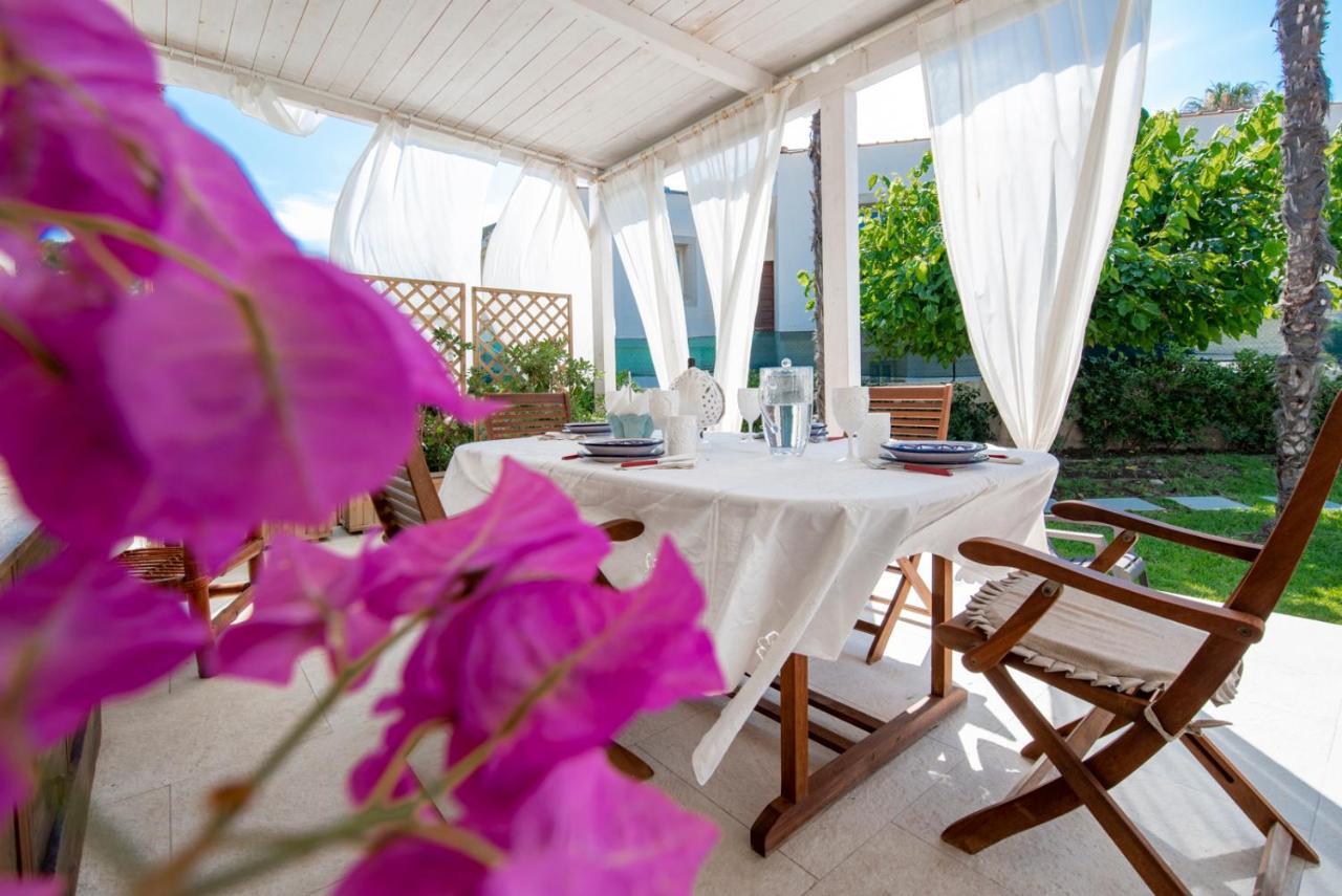 Holiday Fontane Bianche Gabriella Εξωτερικό φωτογραφία