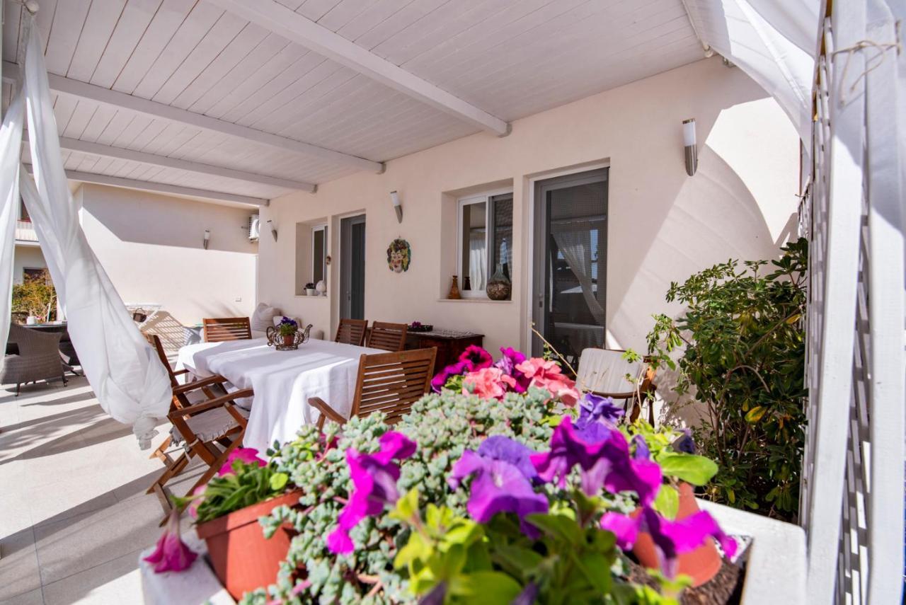 Holiday Fontane Bianche Gabriella Εξωτερικό φωτογραφία