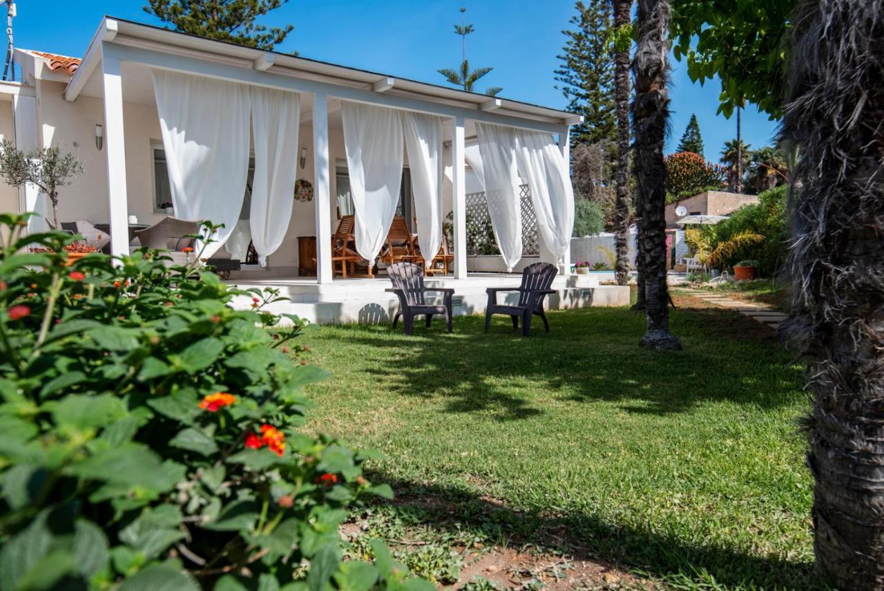 Holiday Fontane Bianche Gabriella Εξωτερικό φωτογραφία