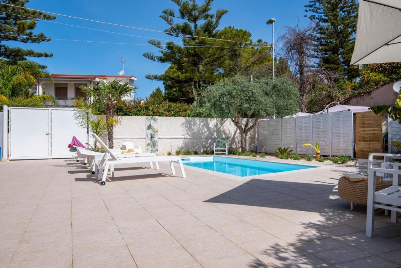 Holiday Fontane Bianche Gabriella Εξωτερικό φωτογραφία