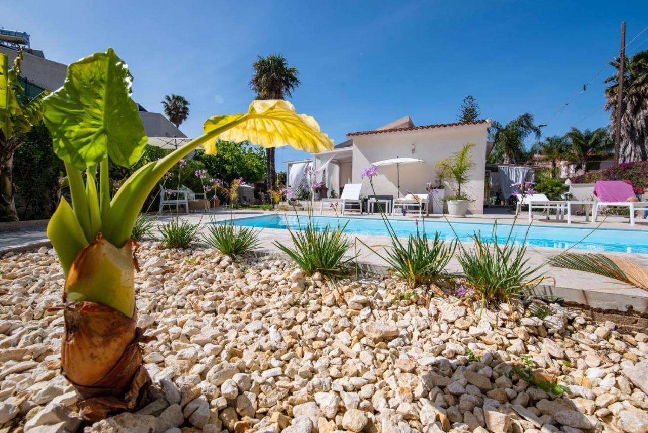 Holiday Fontane Bianche Gabriella Εξωτερικό φωτογραφία