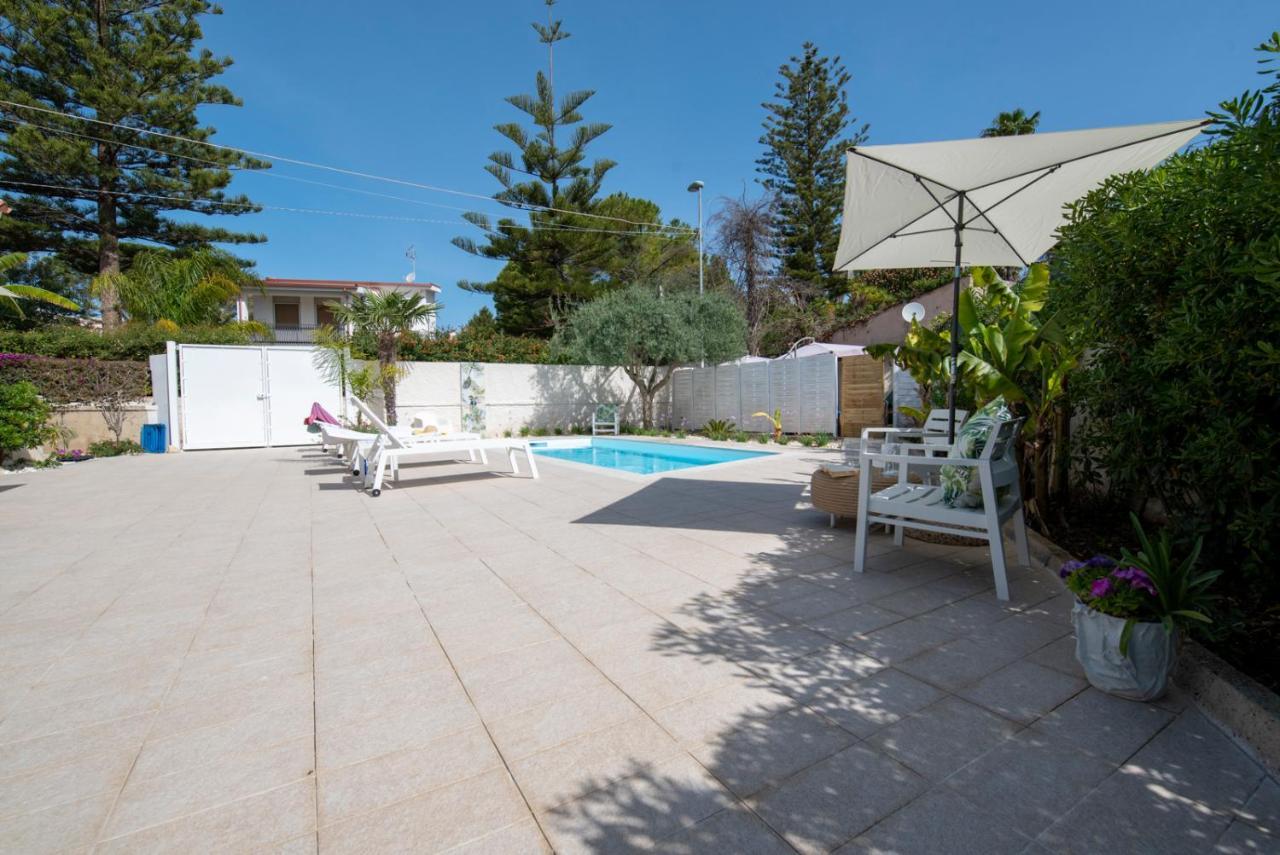 Holiday Fontane Bianche Gabriella Εξωτερικό φωτογραφία
